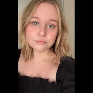 Meet your Posher, Caitlyn